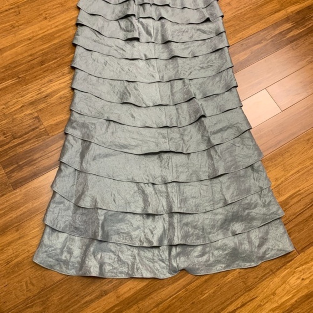 Adrianna Papell Occasions Ruffled Tiered Formal Dress 8 Petite‎ Sleeveless Gray - Picture 6 of 9
